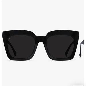 RAEN vine sunglass in black! Perfect condition